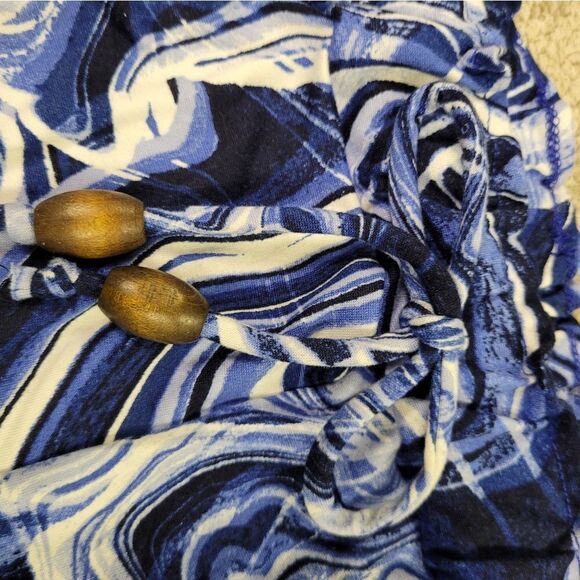 Grand Ave design shorts - Picture 9 of 10